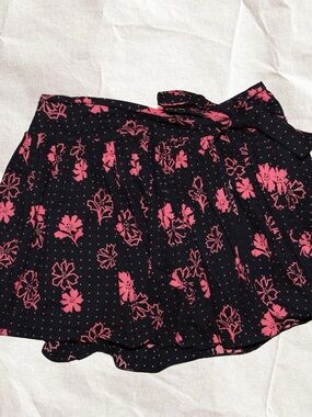 Floral Tie-Waist Mini Skirt - Black and Pink
